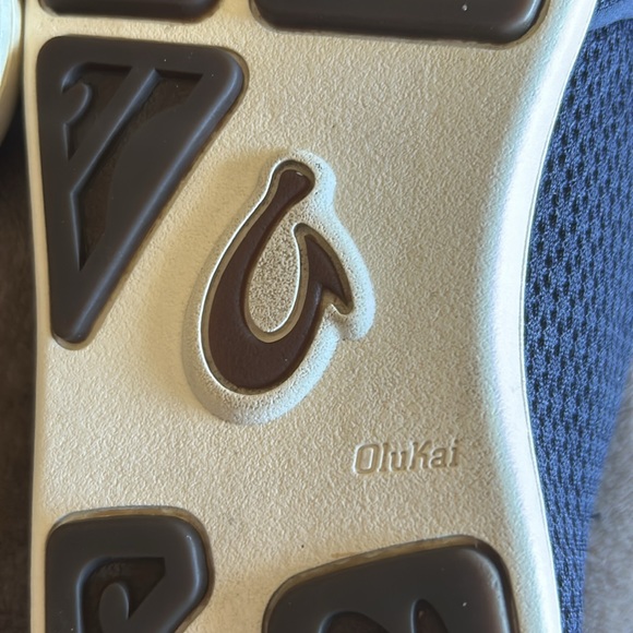 Men's size  8 Olukai  slip ons sneakers navy blue comfortable mesh style - Picture 11 of 14